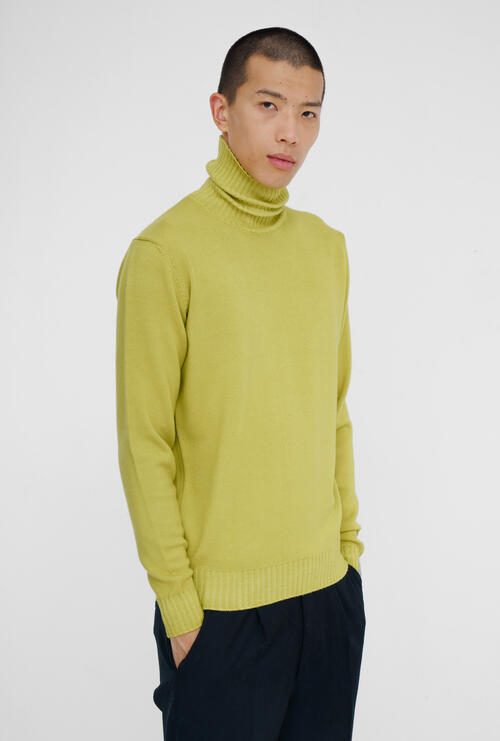 Dolcevita tinto in capo in lana Lime